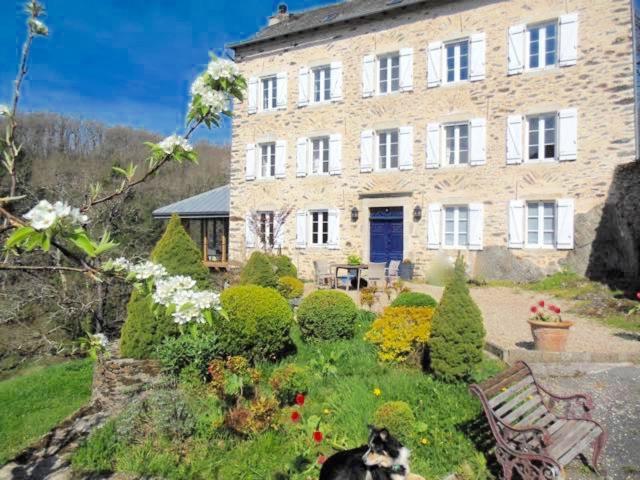 Le Couvent Saint-Just-sur-Viaur Exterior foto